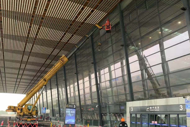 江海玻璃幕墙维护和保养